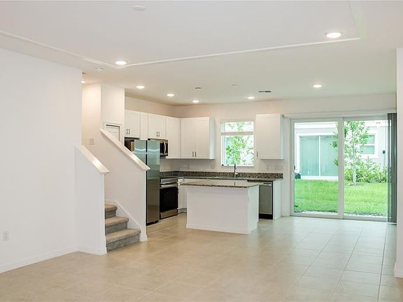 4th image of 34218 Cinder Way