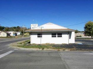 102 E Nichols St, Spring Hill, KS 66083