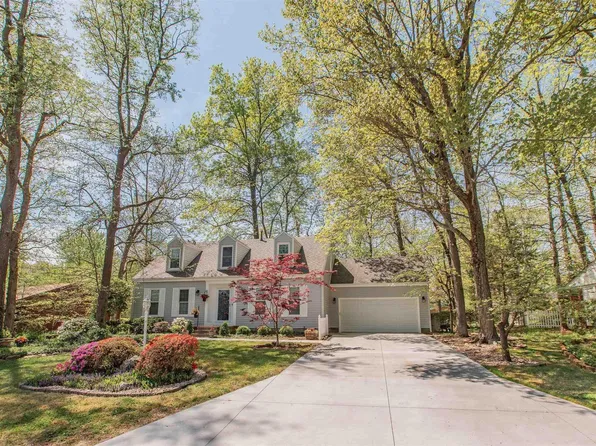 609 Country Club Ln, Carterville, IL 62918