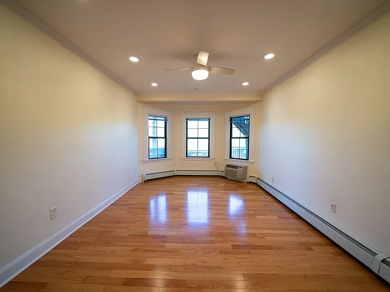 123 Ward St #5 — Photo 6