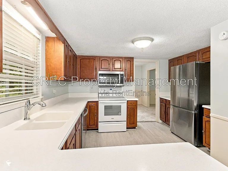 321 Shaftesbury Ln — Photo 39