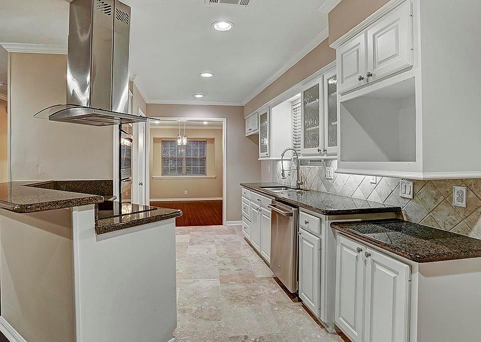 Another view of kitchen!