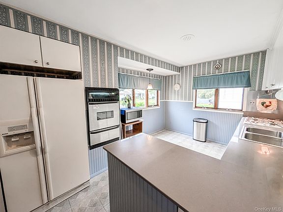 3rd image of 29 Sarah Drive