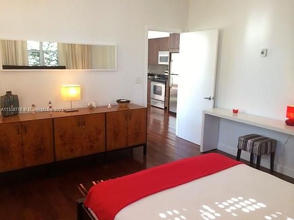 5th image of 935 Euclid Ave APT 12