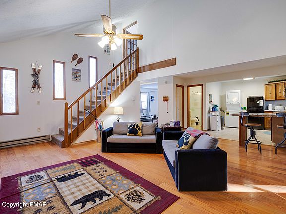 3rd image of 2607 Foxledge Dr