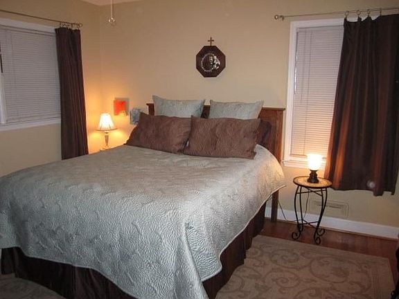 3rd image of 909 Lindbergh Dr NE