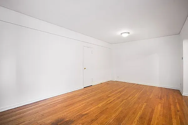 Rented by Waldstar Real Estate LLC | media 9