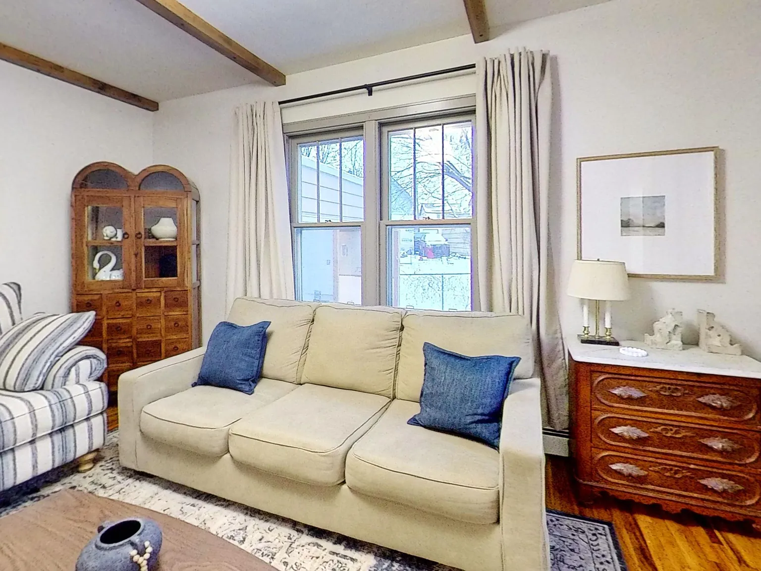 2 bed, $1,600 — Photo 2
