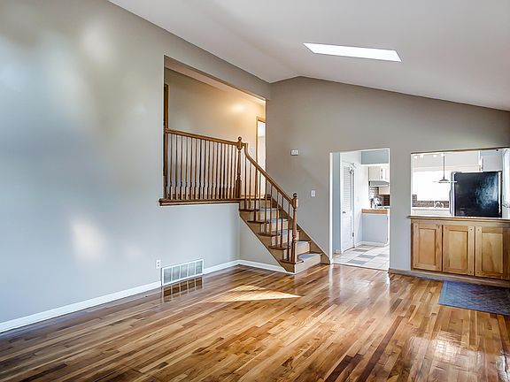 4th image of 4392 Marland Dr