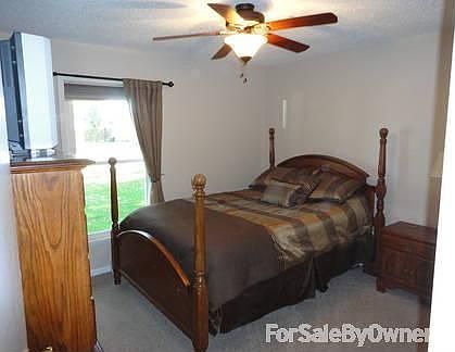 4th image of 678 Eastgate Dr