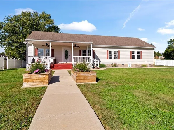 320 S Walnut St, Dale, IN 47523