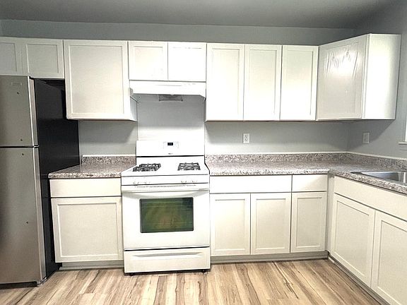 5th image of 2311 22nd St