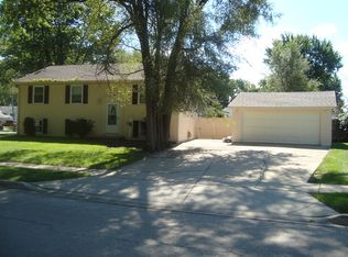 483 E Altgeld Ave, Glendale Heights, IL