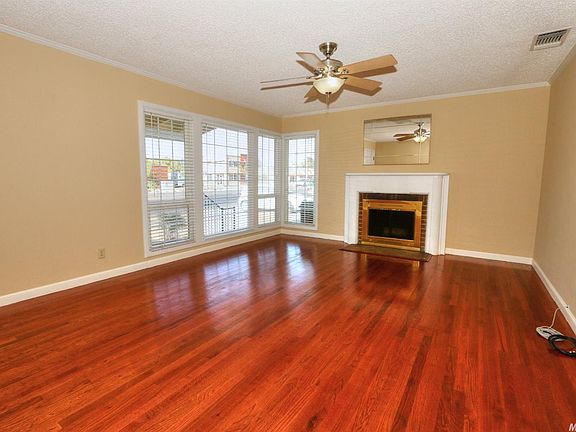 4th image of 4112 Marconi Ave