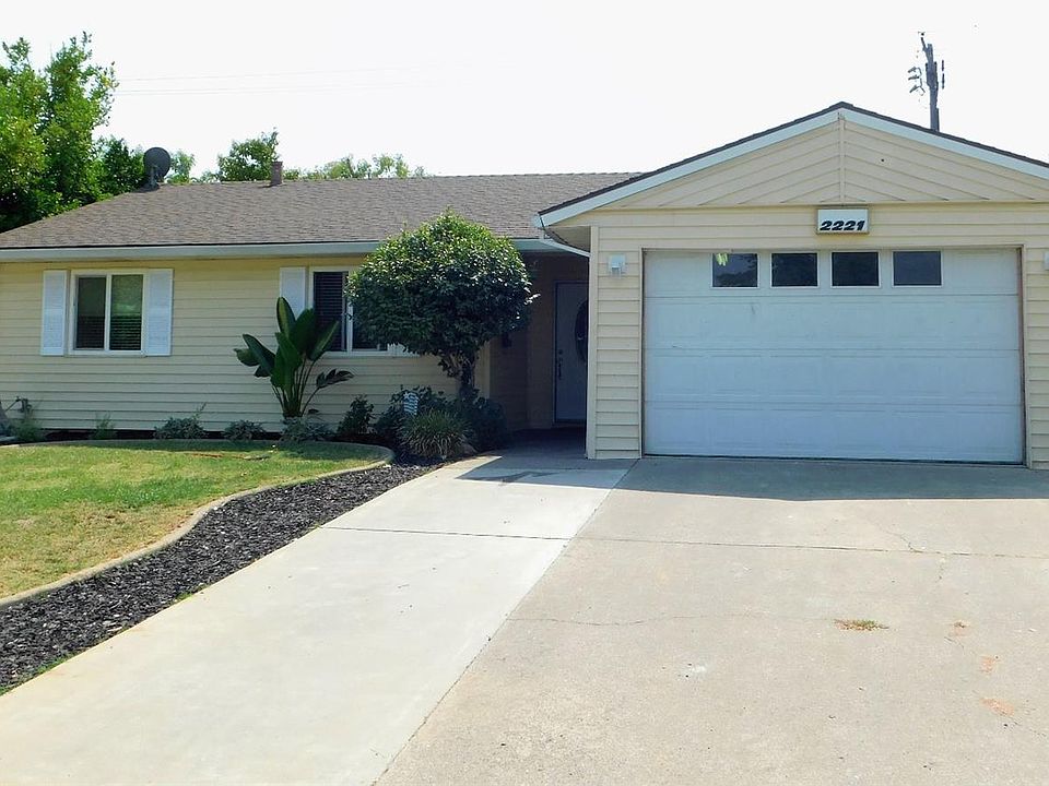 1st image of 2221 Forestlake Dr