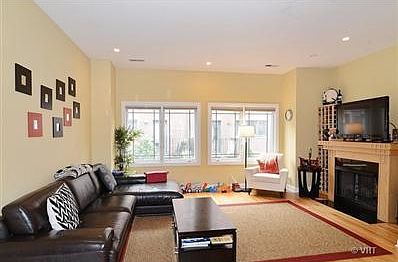 2nd image of 2455 W Ohio St Unit 12E