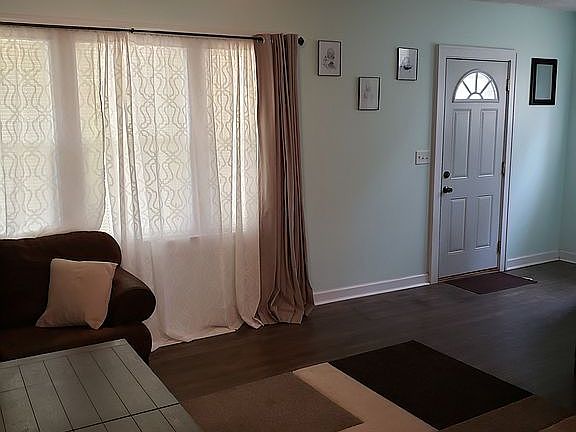 5th image of 336 E Washington Ave