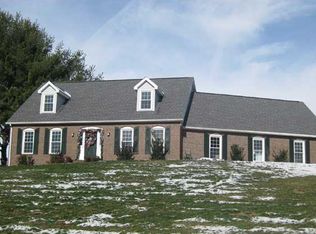 8300 Susan Ct, Newburgh, IN 47630