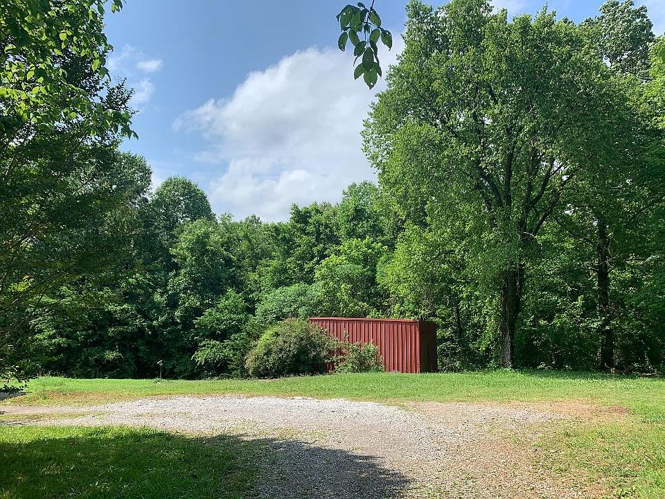 2nd image of 2465 Mockingbird Hill Rd