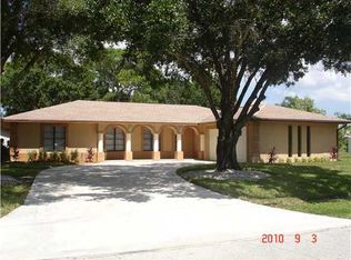 401 SE Essex Dr, Pt Saint Lucie, FL 34953