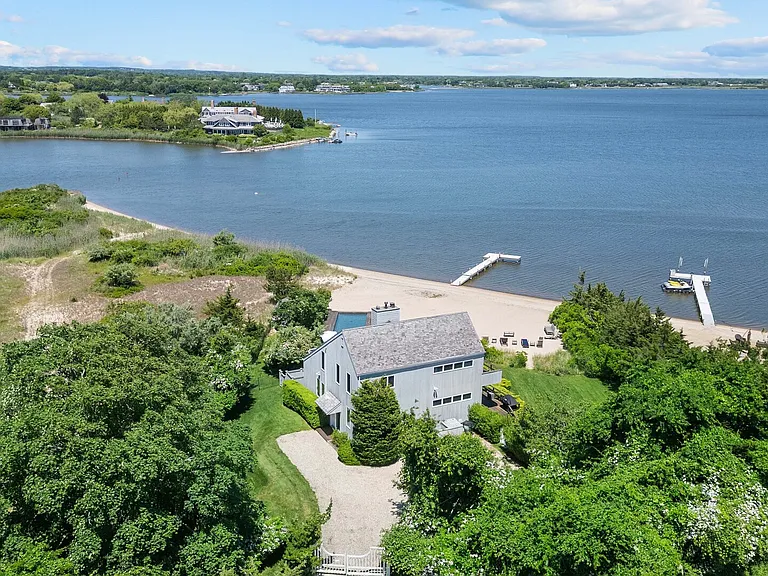 726 Flying Point Rd — Photo 33