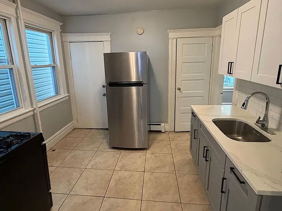 1st image of 253 Amherst St #1R