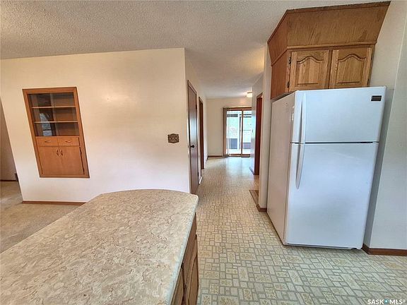 5th image of 106 Keeler St