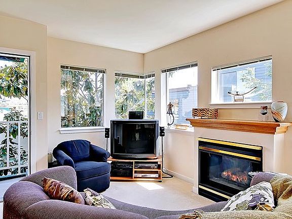Living room, surrounded by light