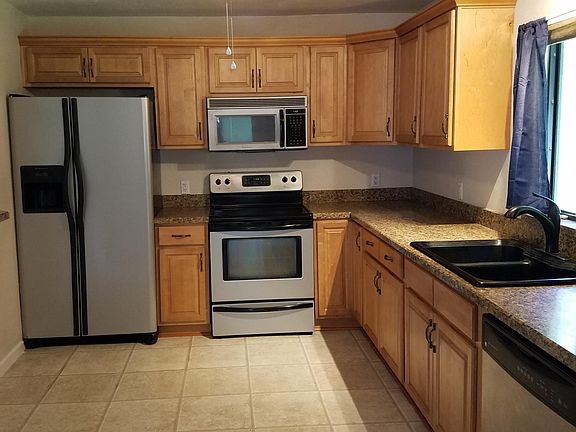 5th image of 1410 N Garfield Ave