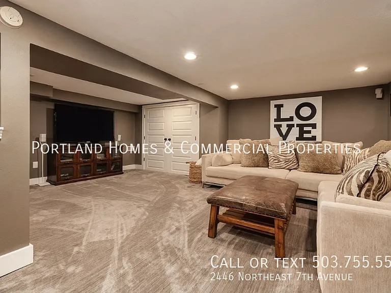 2446 NE 7th Ave — Photo 15