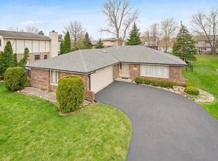 61 W Logan St, Lemont, IL 60439
