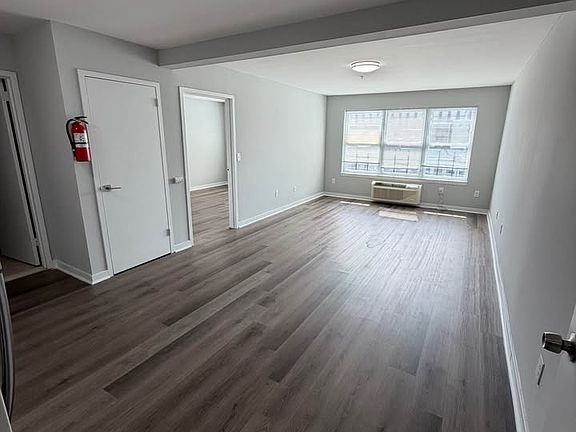 2nd image of 203 12th Ave #2