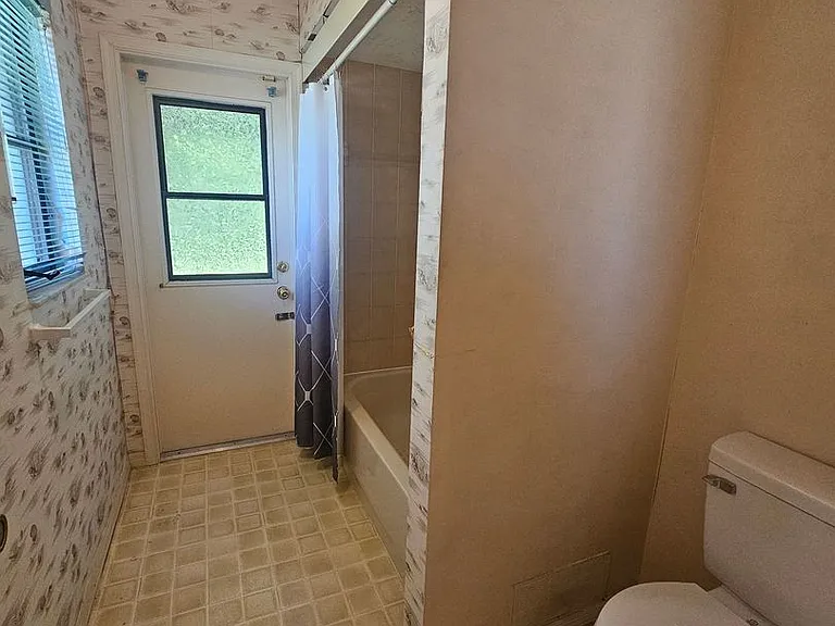 1715 Hancock Bridge Pkwy — Photo 19