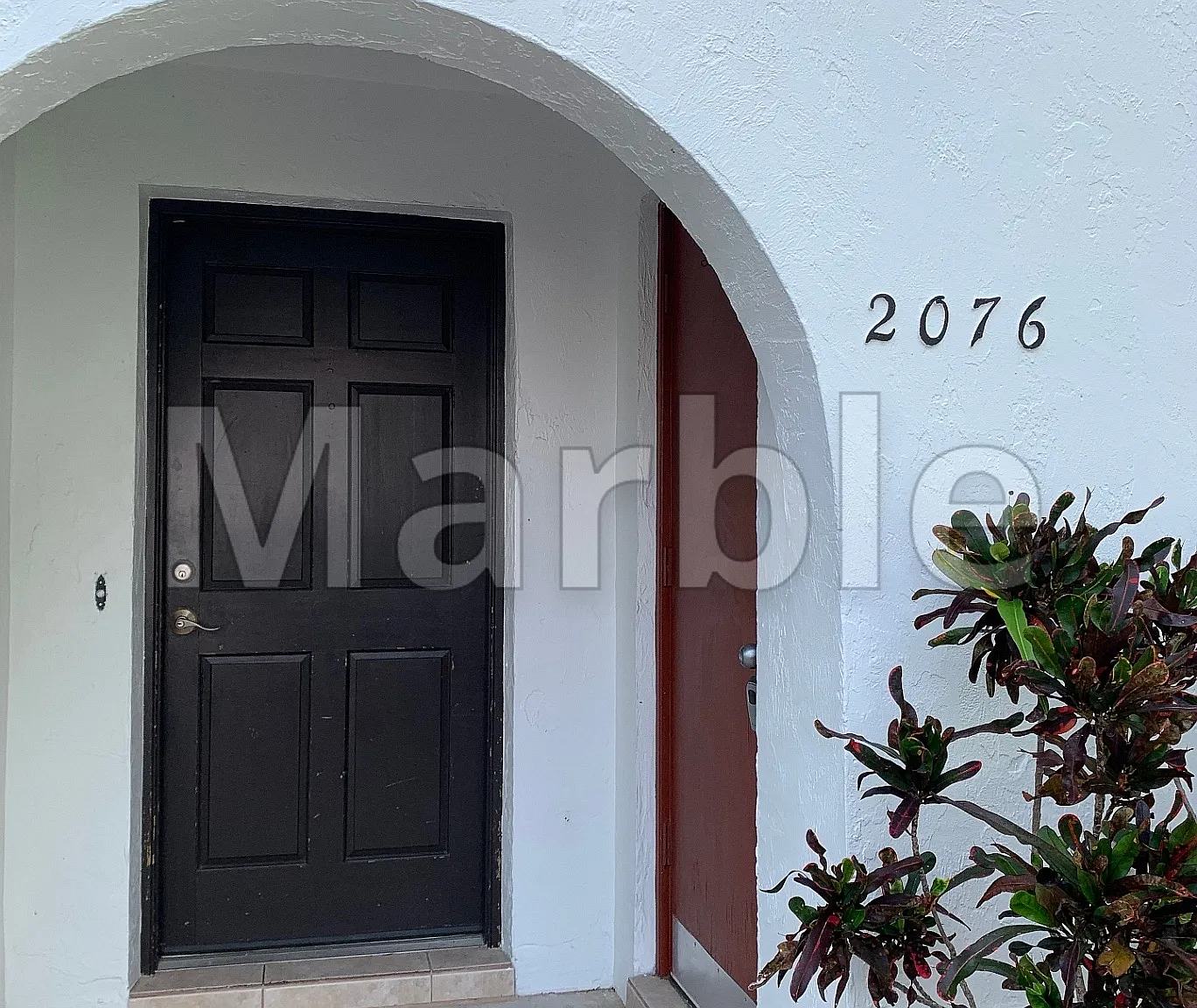 2076 Oak Meadow Cir — Photo 1