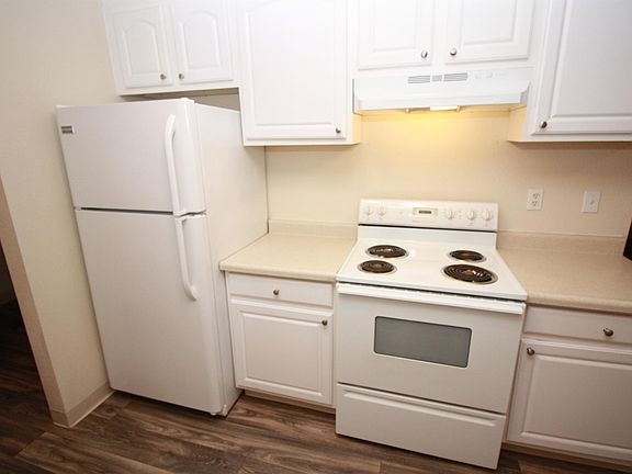 2nd image of 1903 W 31st St #L