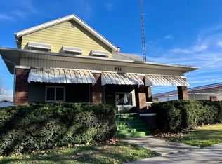 911 N Center St, Bloomington, IL 61701