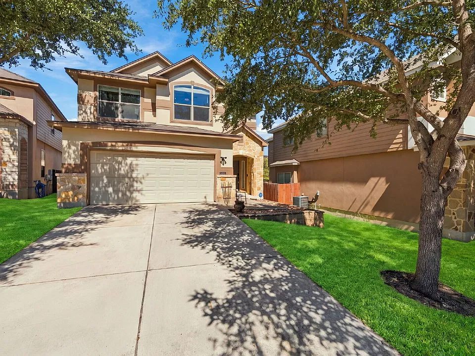 12427 Jacobs Pond