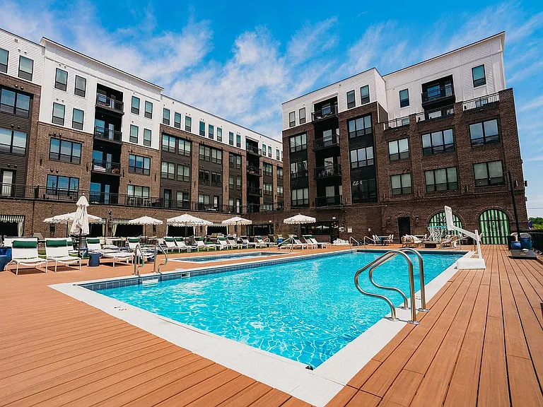 11_Langham_Pool