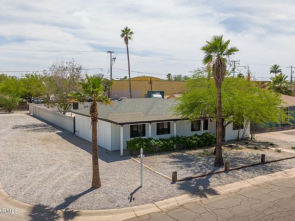 2nd image of 301 W 11th Street