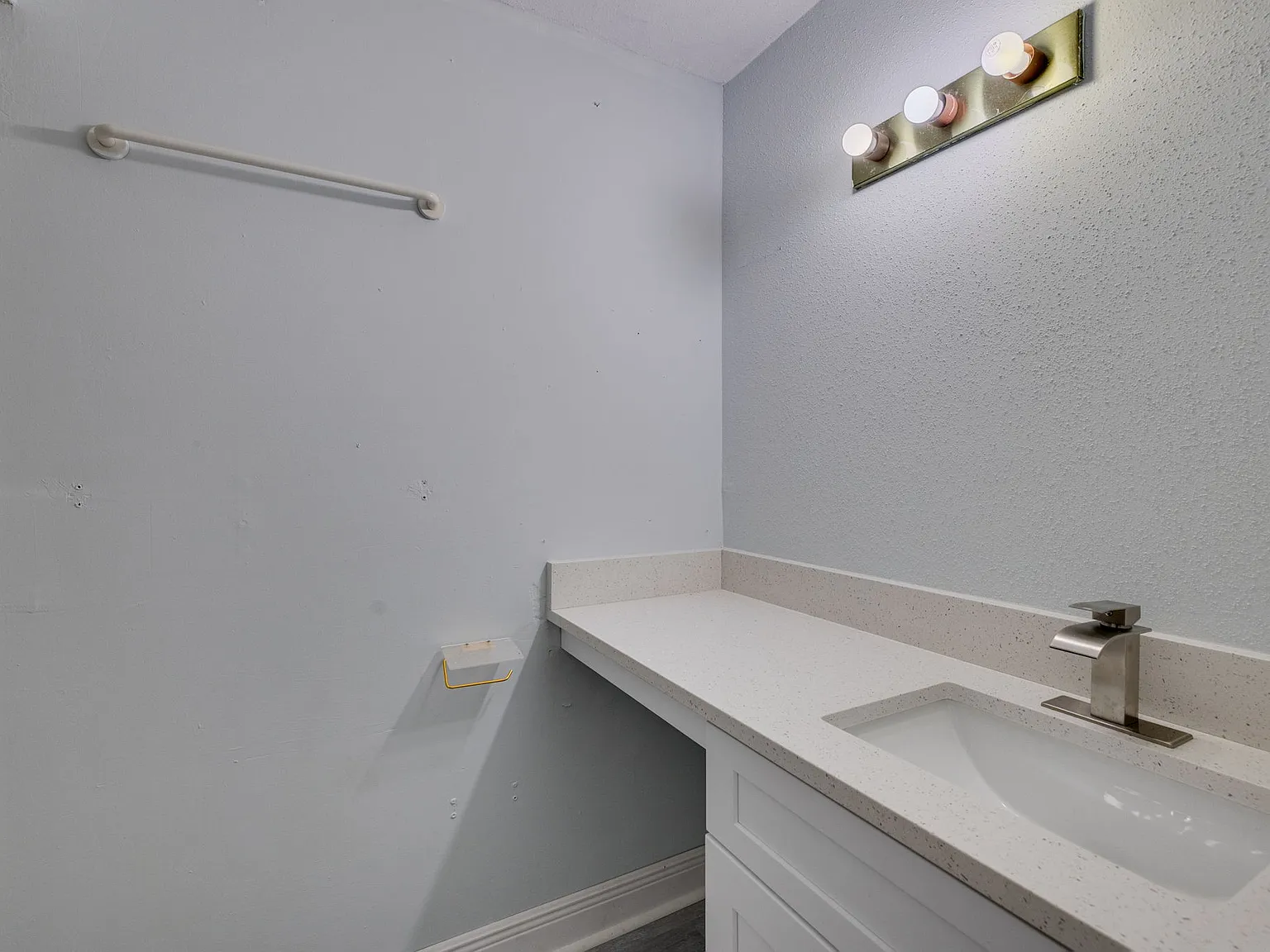 1 bed, 750 sqft, $1,099 — Photo 3