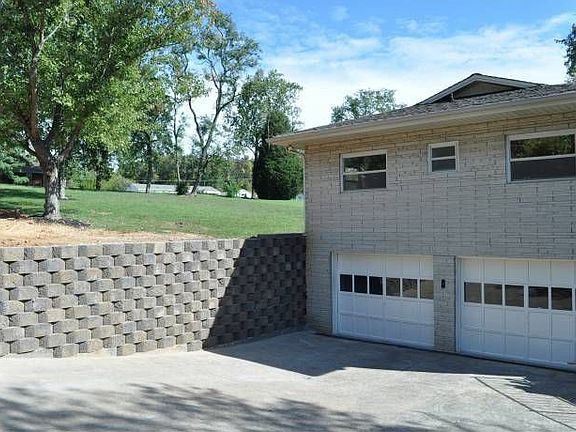 Side/Garage View