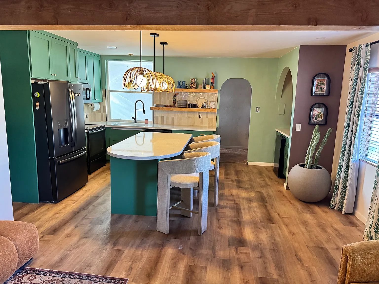 3 bed, 1300 sqft, $2,900 — Photo 2