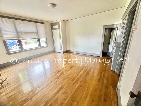 3rd image of 808-814 W Broadway St #812