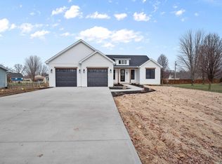 9186 E Snow White Rd, Cromwell, IN