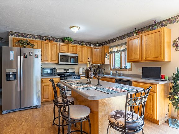 4th image of 920 Menasha Avenue E