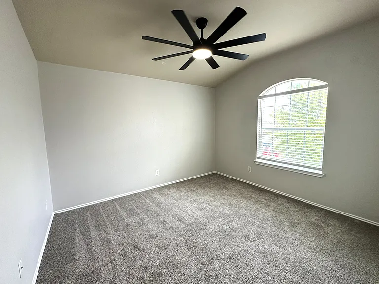 2303 Scott Dr — Photo 20