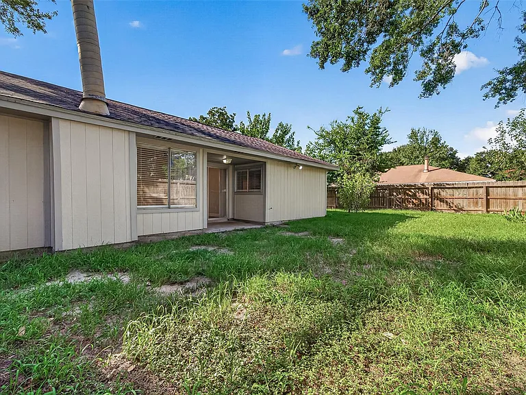 14306 River Glen Dr — Photo 25