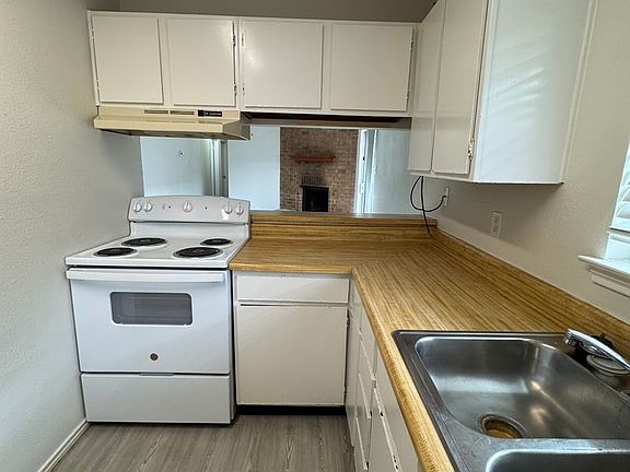 2nd image of 14422 Woods Hole Dr