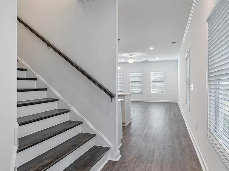 Tricon East Ridge — Photo 34