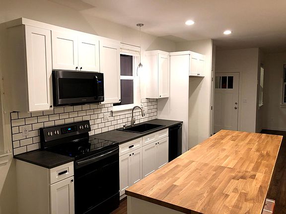 5th image of 1001 NE 10th St #1001